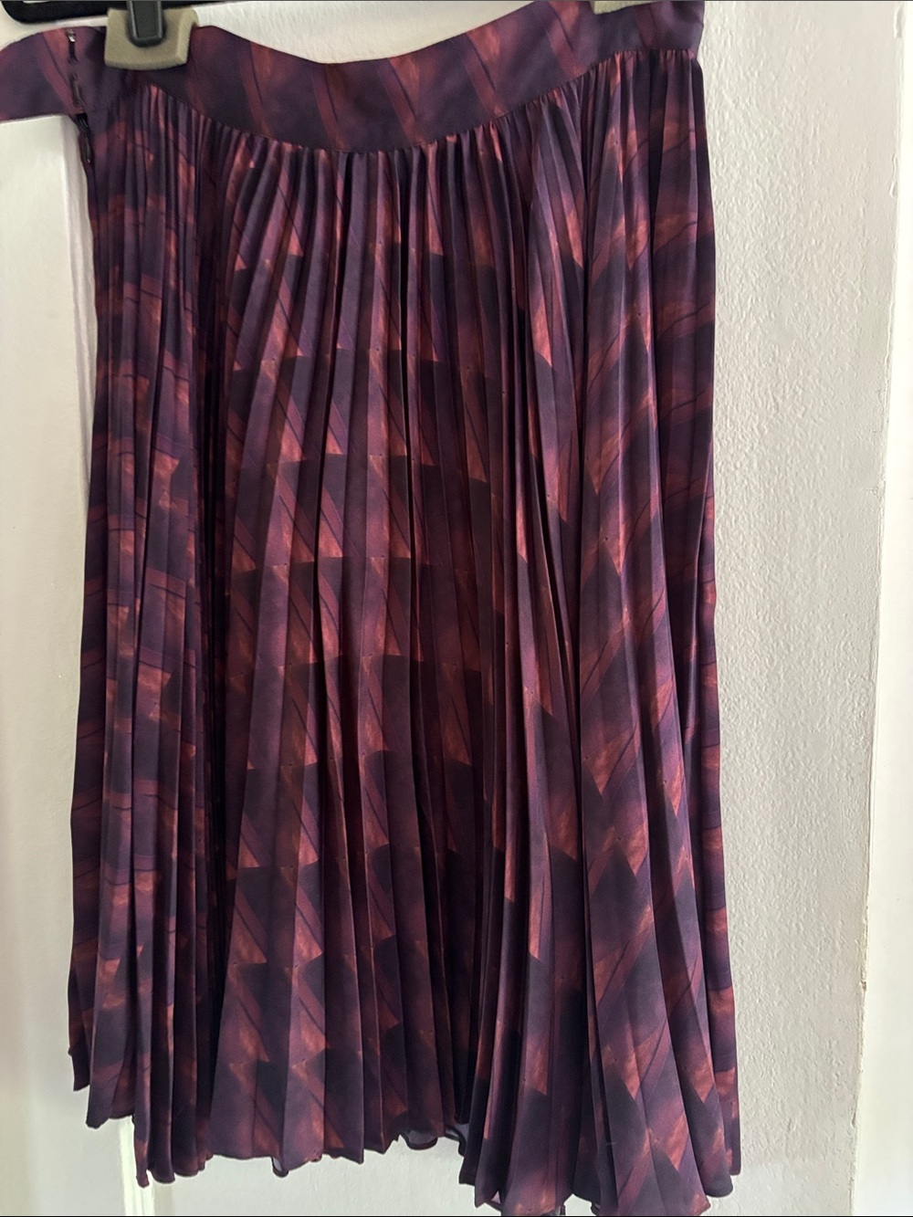 TUCKER Silk Pleated Midi Skirt in Burgundy and Plum size L